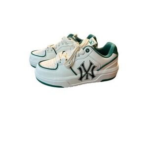 New York Green And White Tennis Shoes Size 6 Men's 8 Womens US